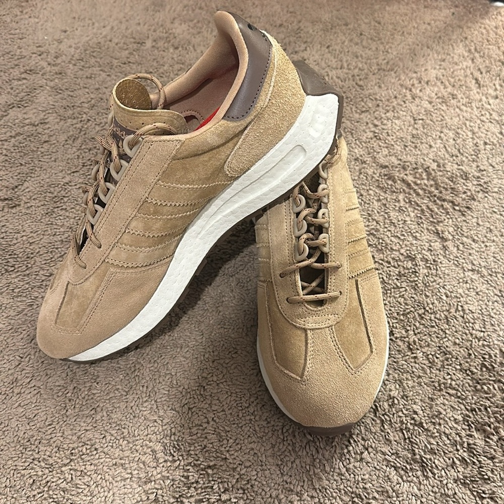 Adidas Sneakers